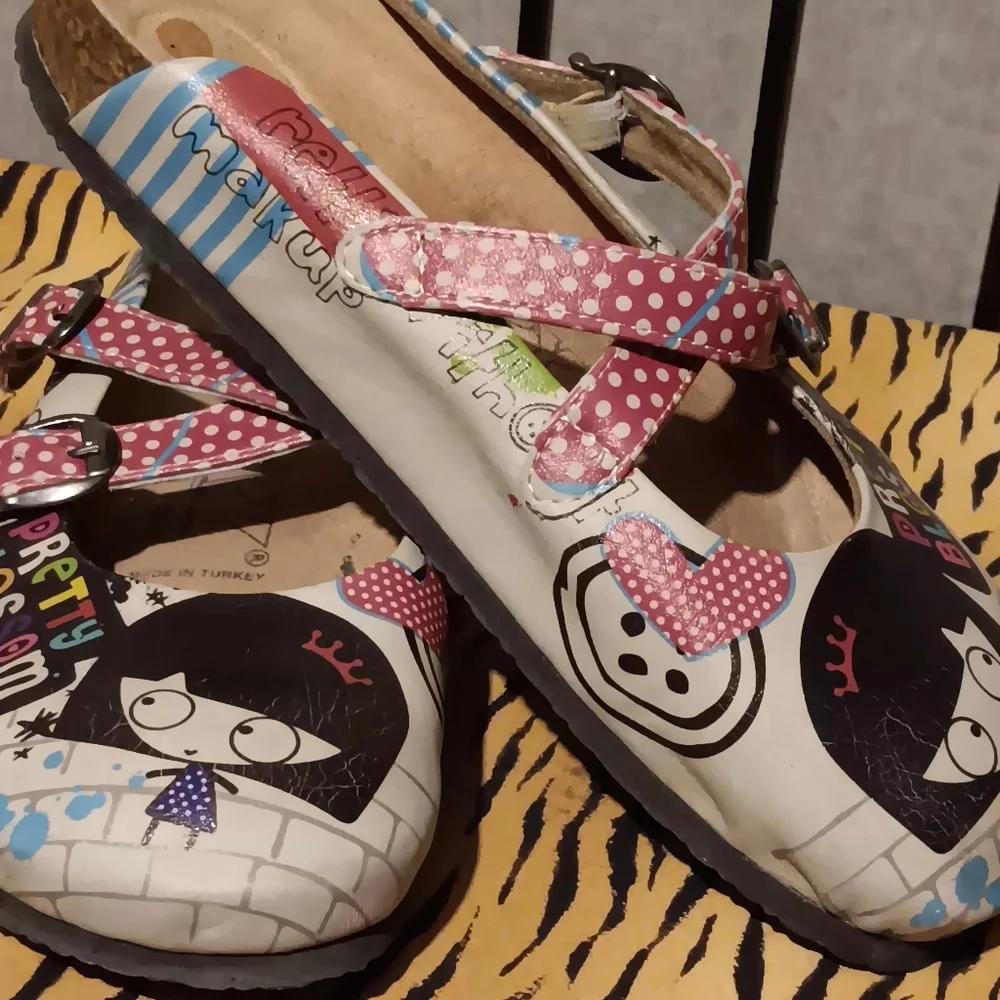 Goby Clogs - Picture 3 of 11